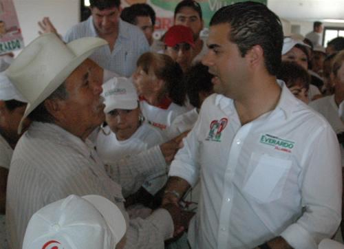 Recorre Everardo zonas rurales de Reynosa